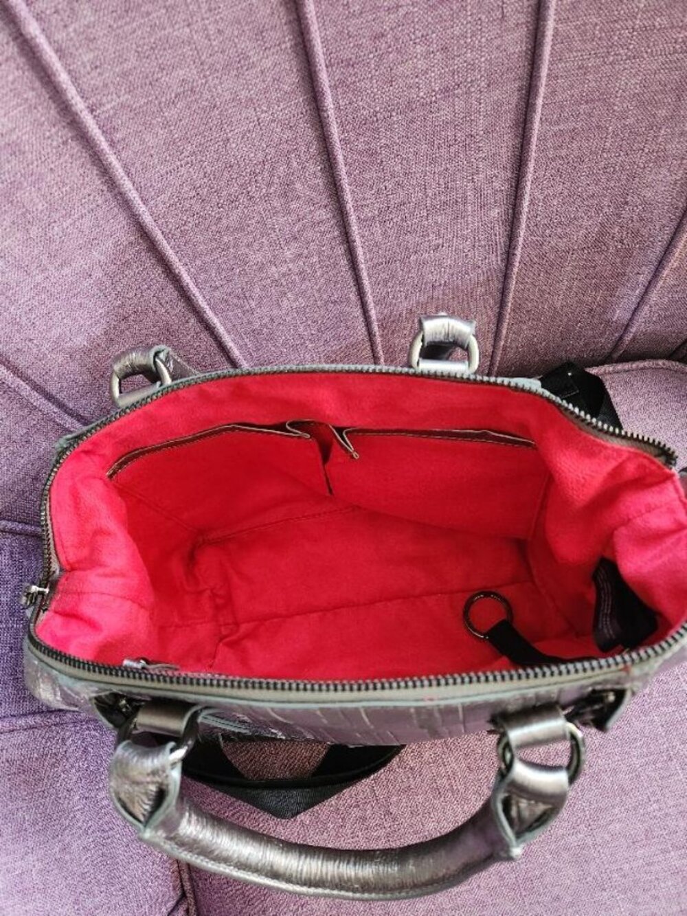 Silver Leather Lion Head Handbag - Picture 4 of 4